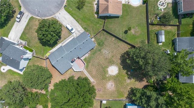 444 Fleming CIR, Chesapeake, VA 23323