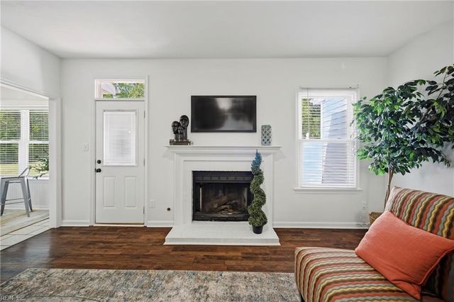 444 Fleming CIR, Chesapeake, VA 23323