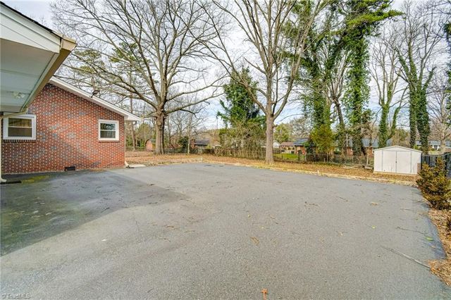 3915 Avera Avenue, Winston-salem, NC 27106