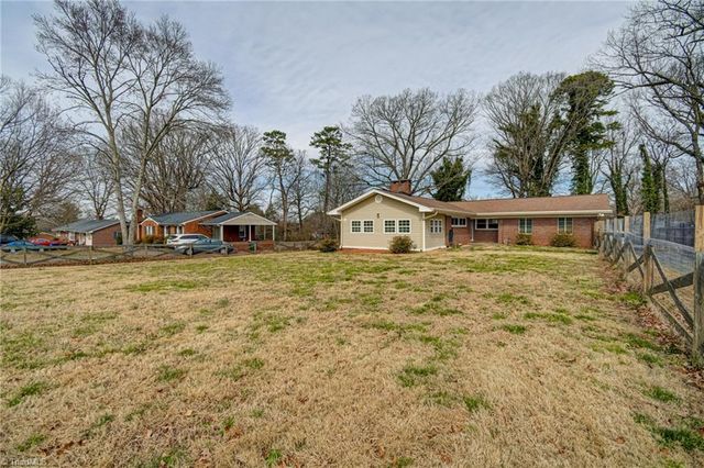 3915 Avera Avenue, Winston-salem, NC 27106