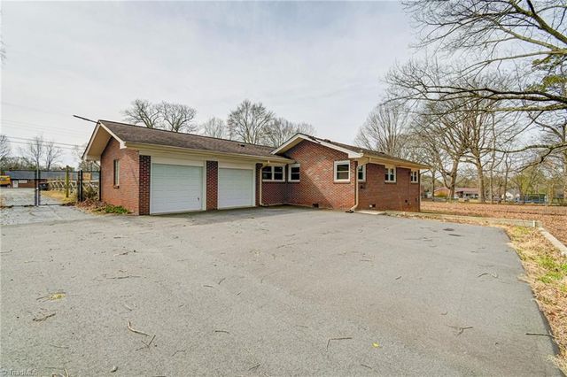 3915 Avera Avenue, Winston-salem, NC 27106