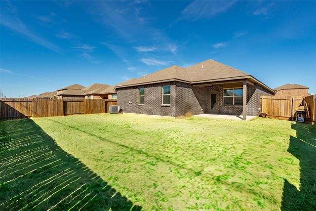1013 Mcdonald Drive, Crowley, TX 76036