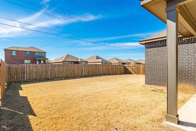 1013 Mcdonald Drive, Crowley, TX 76036