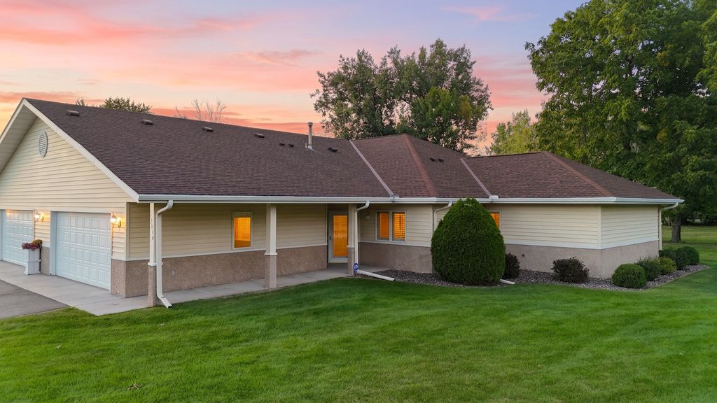 13040 Evergreen Drive, Lindstrom, MN 55045 — exterior
