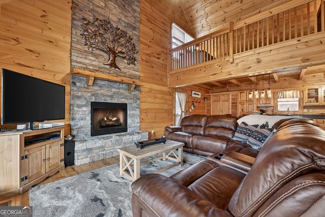 541 Hillsdale Drive, Ellijay, GA 30540