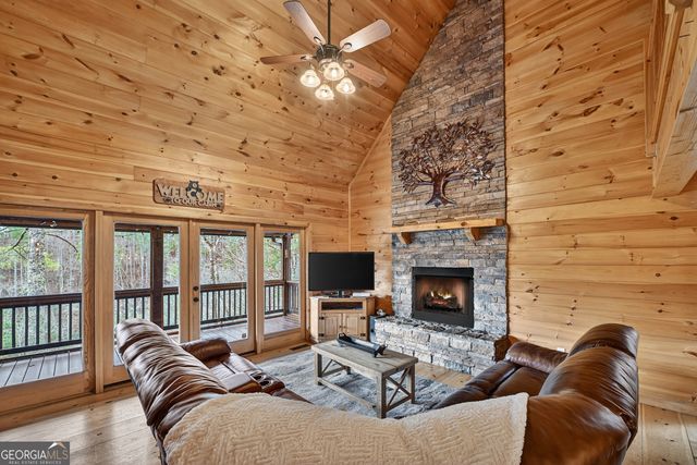 541 Hillsdale Drive, Ellijay, GA 30540