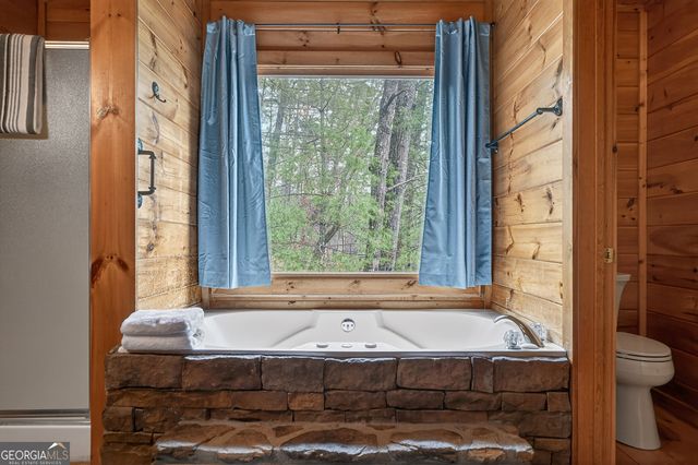 541 Hillsdale Drive, Ellijay, GA 30540