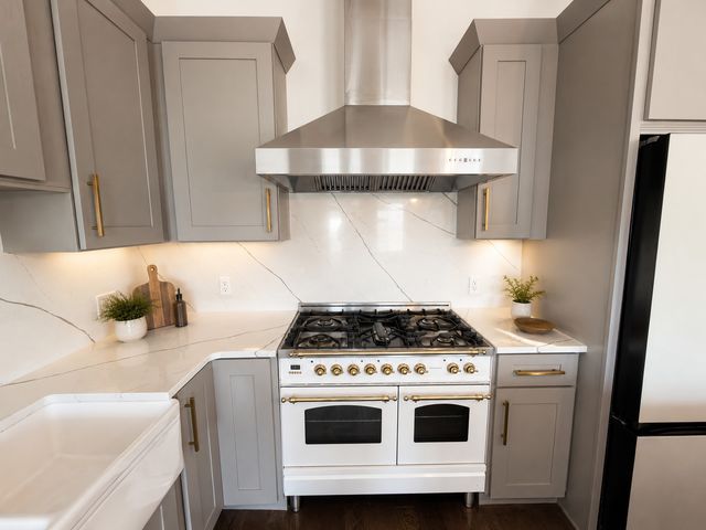 4819 Main Street 202, Skokie, IL 60077