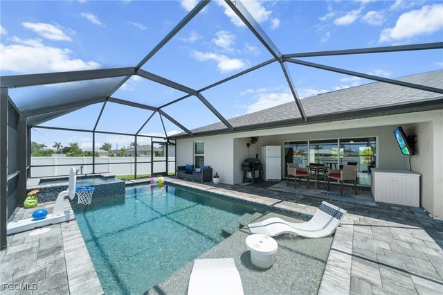 2805 NW 12th LN, Cape Coral, FL 33993