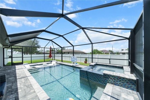 2805 NW 12th LN, Cape Coral, FL 33993