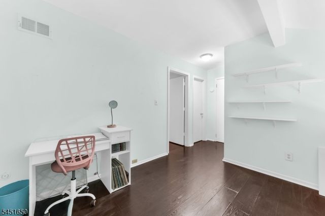 111 Alpine Ct, Stanhope Boro, NJ 07874