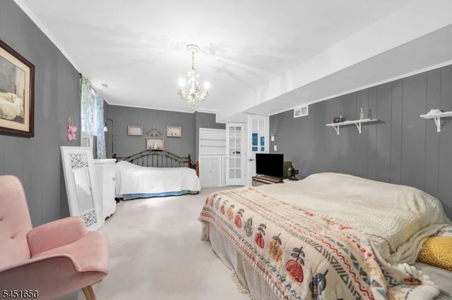 111 Alpine Ct, Stanhope Boro, NJ 07874