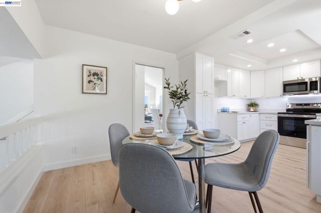 935 Granite Ct, Martinez, CA 94553