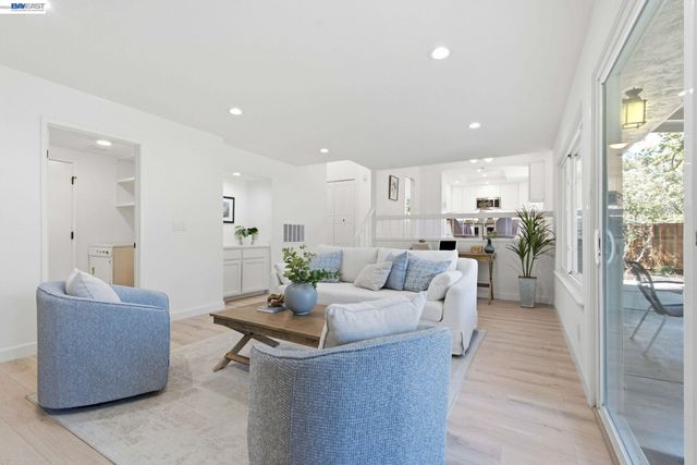 935 Granite Ct, Martinez, CA 94553