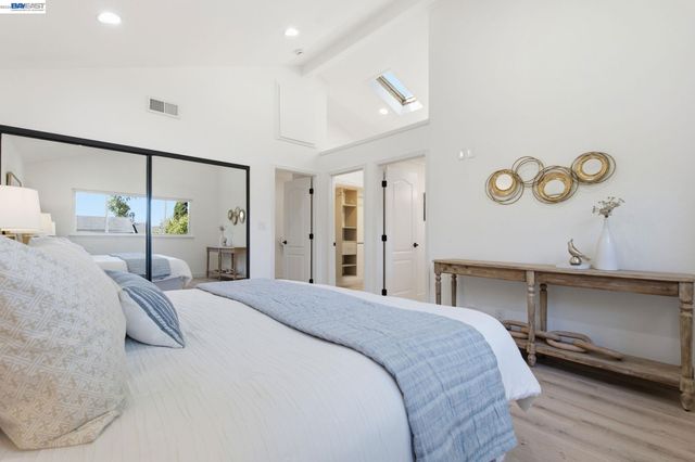 935 Granite Ct, Martinez, CA 94553