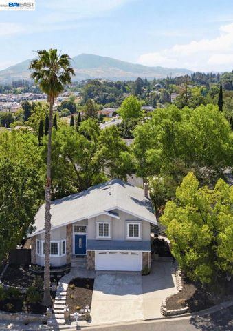 935 Granite Ct, Martinez, CA 94553