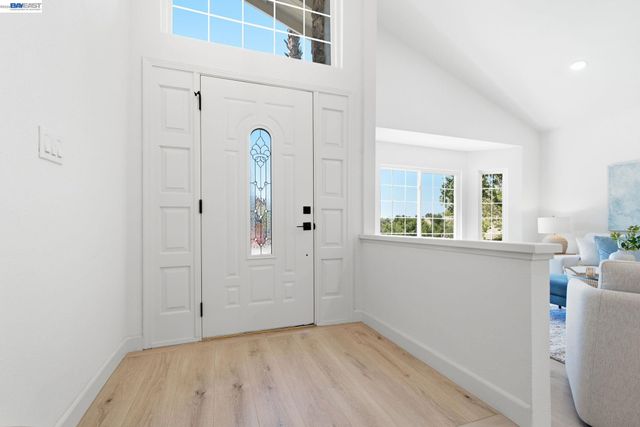 935 Granite Ct, Martinez, CA 94553