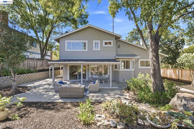 935 Granite Ct, Martinez, CA 94553