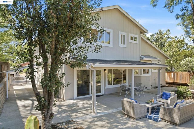 935 Granite Ct, Martinez, CA 94553