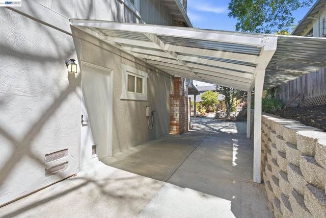 935 Granite Ct, Martinez, CA 94553