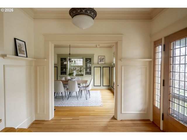 2415 Ne 24TH Ave, Portland, OR 97212