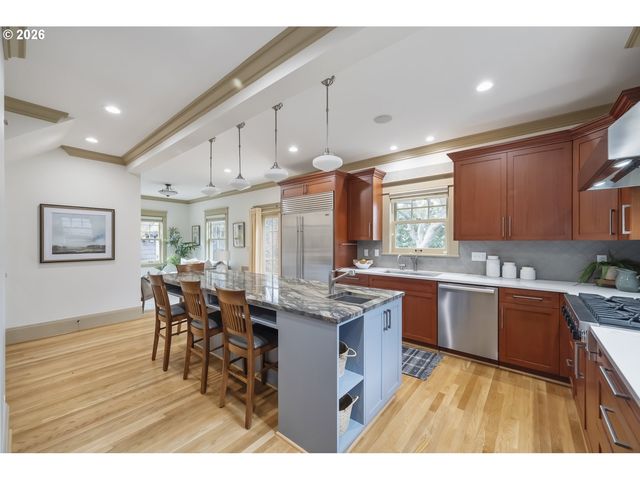 2415 Ne 24TH Ave, Portland, OR 97212