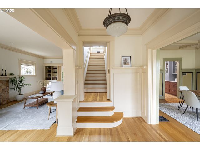 2415 Ne 24TH Ave, Portland, OR 97212