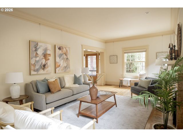 2415 Ne 24TH Ave, Portland, OR 97212