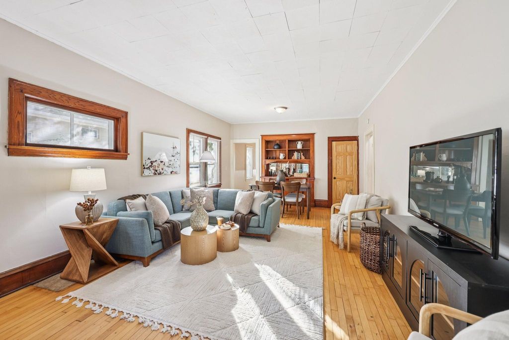 1819 Newton Avenue N, Minneapolis, MN 55411