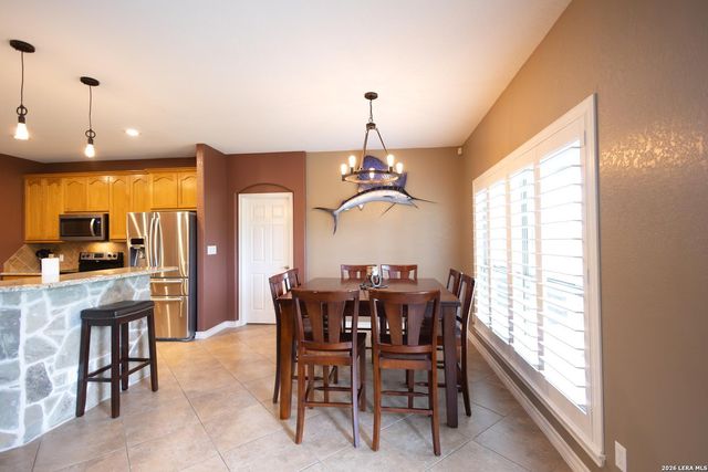 717 Jack Nicklaus, Devine, TX 78016