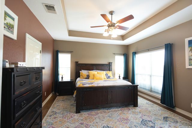 717 Jack Nicklaus, Devine, TX 78016
