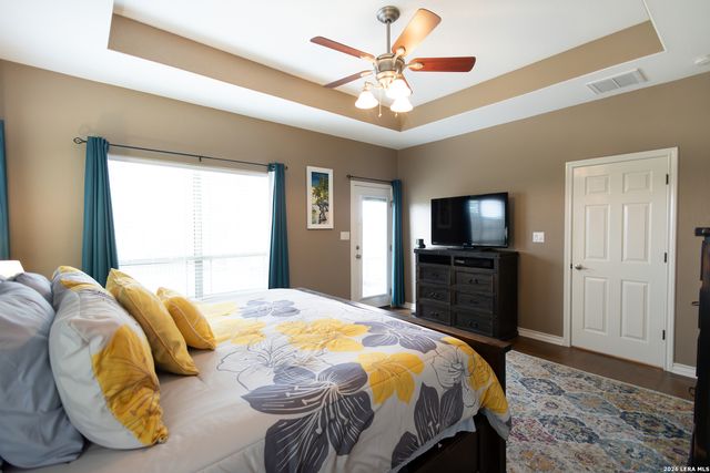 717 Jack Nicklaus, Devine, TX 78016