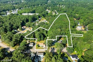 22 Oakland Cir, Abington, MA 02351