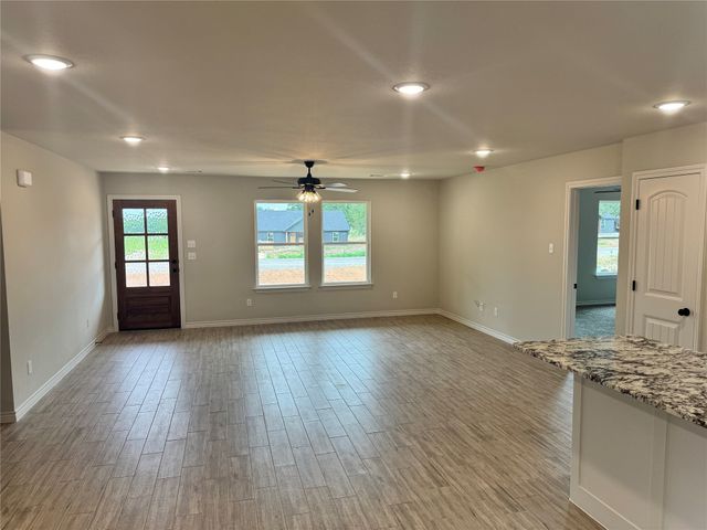 1013 Hereford Drive, Springtown, TX 76082