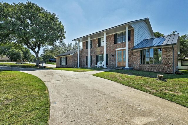 608 Sombrero DR, Horseshoe Bay, TX 78657