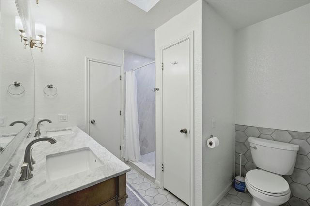 608 Sombrero DR, Horseshoe Bay, TX 78657