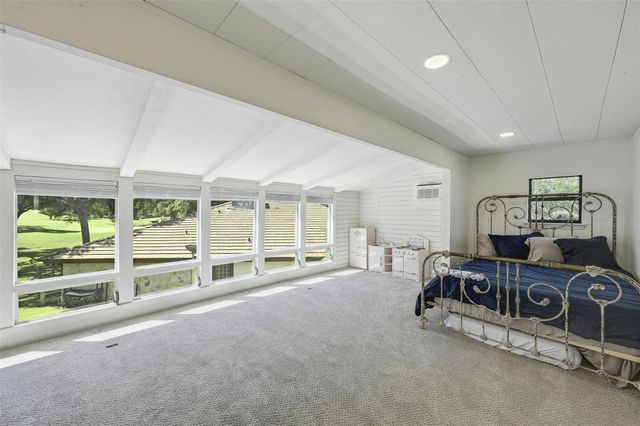 608 Sombrero DR, Horseshoe Bay, TX 78657