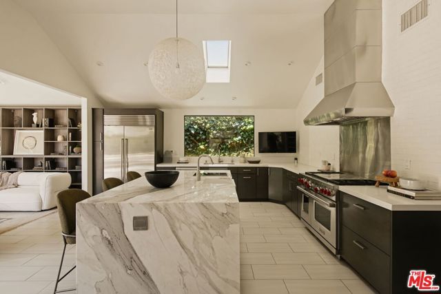 521 Loring Avenue, Los Angeles, CA 90024