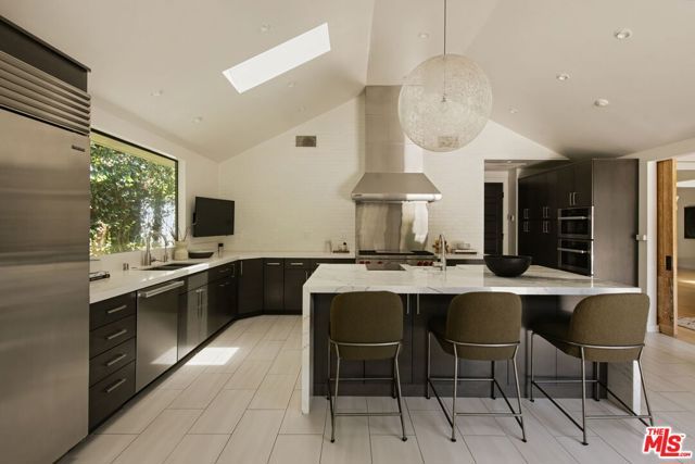 521 Loring Avenue, Los Angeles, CA 90024