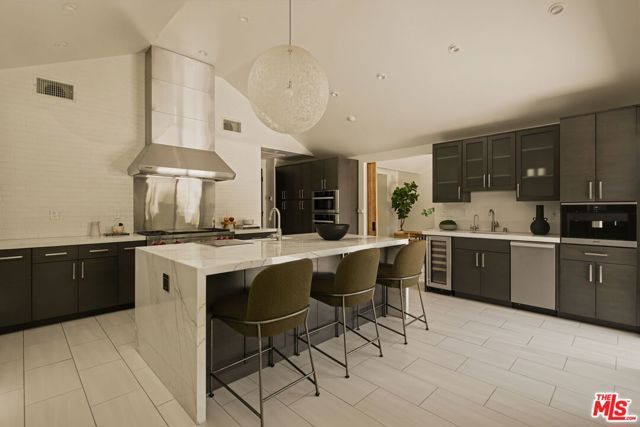 521 Loring Avenue, Los Angeles, CA 90024