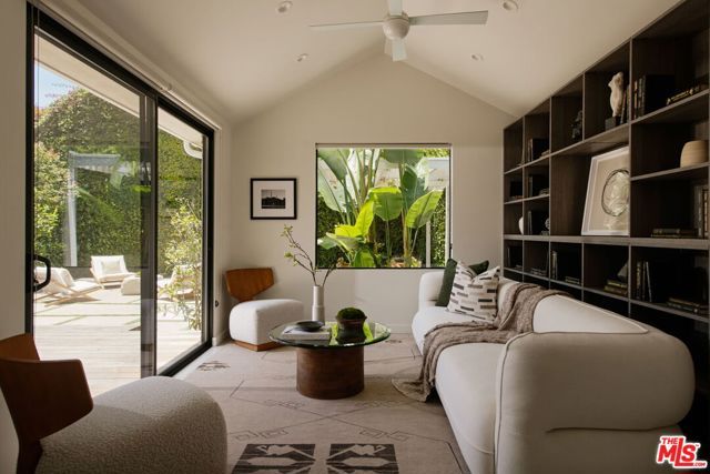 521 Loring Avenue, Los Angeles, CA 90024