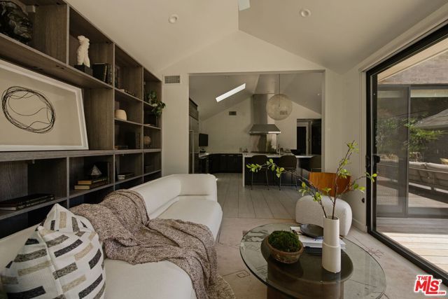 521 Loring Avenue, Los Angeles, CA 90024