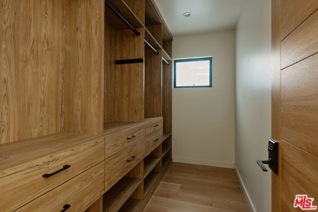 521 Loring Avenue, Los Angeles, CA 90024