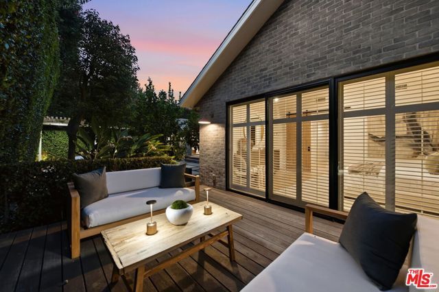 521 Loring Avenue, Los Angeles, CA 90024