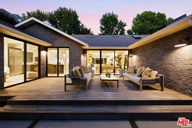 521 Loring Avenue, Los Angeles, CA 90024