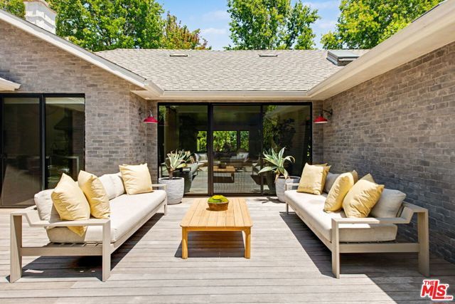 521 Loring Avenue, Los Angeles, CA 90024