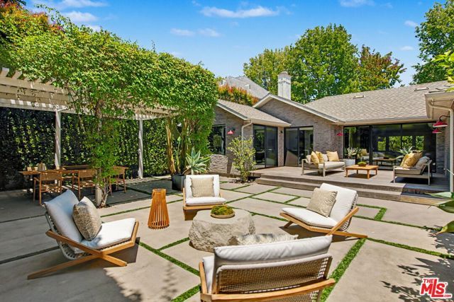 521 Loring Avenue, Los Angeles, CA 90024
