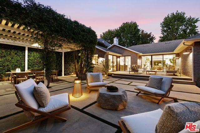 521 Loring Avenue, Los Angeles, CA 90024