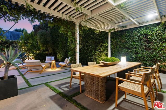521 Loring Avenue, Los Angeles, CA 90024