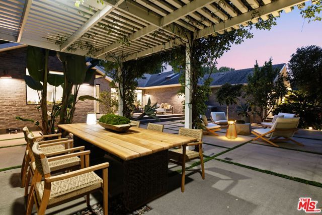 521 Loring Avenue, Los Angeles, CA 90024